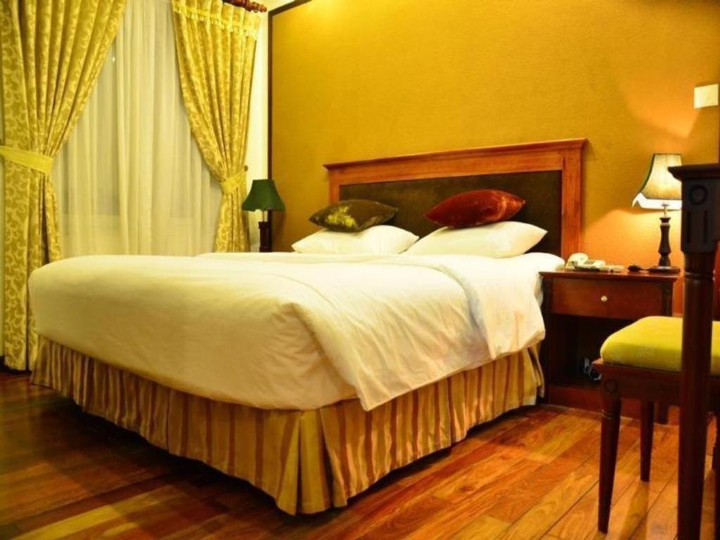 Atrium Hanoi Hotel Extérieur photo